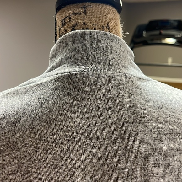 New 89th + Madison Gray Soft Top with Silver Neck Embellishments Size Medium - Picture 9 of 13